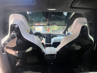 Tesla Model X foto 16