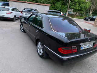 Mercedes E-Class foto 3