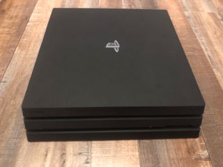 Playstation 4 pro 1 TB foto 2