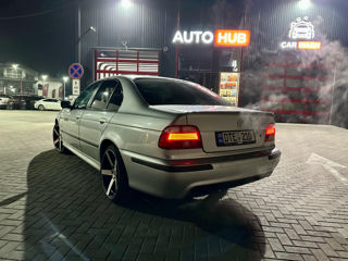 BMW 5 Series foto 5