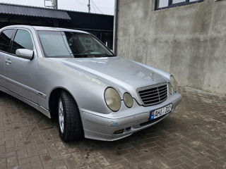 Mercedes E-Class foto 2