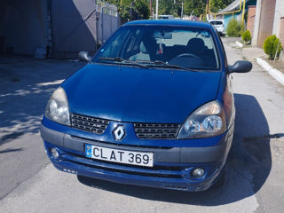 Renault Clio foto 1