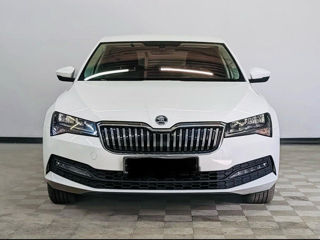 Skoda Superb foto 2