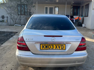 Mercedes E-Class foto 3