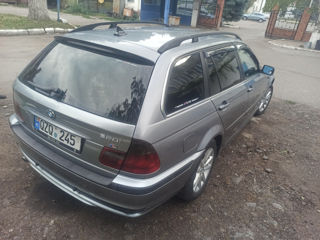 BMW 3 Series Touring foto 3