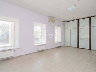 Chirie, spațiu comercial,  str. Armenească, prima linie, 40 m.p, 500 € foto 2