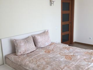 Apartament cu 2 camere, 80 m², Botanica, Chișinău foto 6