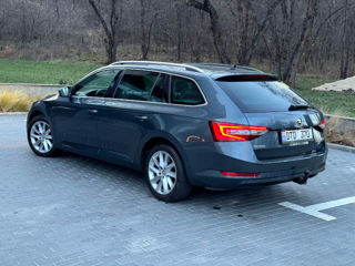 Skoda Superb foto 3