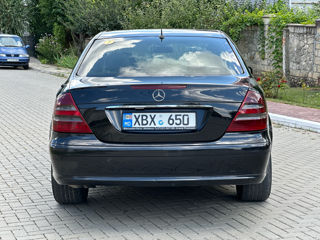 Mercedes E-Class foto 4