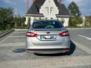 Ford Fusion foto 2