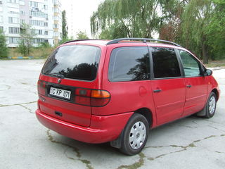 Volkswagen Sharan foto 3