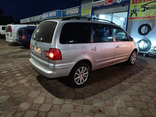 Volkswagen Sharan foto 3