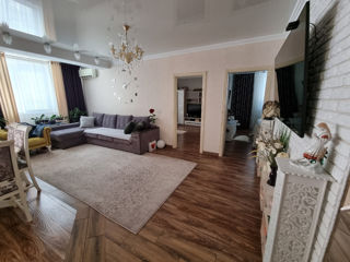 Apartament cu 2 camere, 80 m², Botanica, Chișinău foto 4