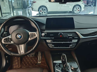 BMW 5 Series foto 8