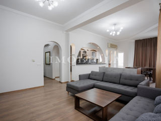 Apartament cu 3 camere, 150 m², Centru, Chișinău foto 2