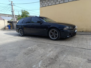 BMW 5 Series Touring foto 7