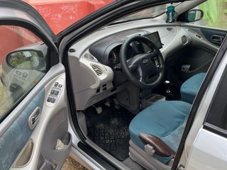 Nissan Almera Tino