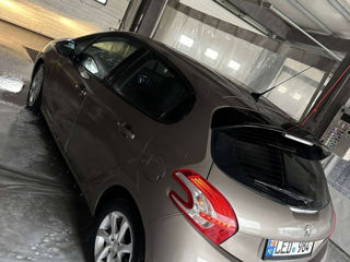 Peugeot 208 foto 5