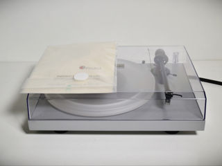 Project Debut III Esprit Turntable foto 2