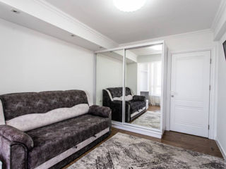 Apartament cu 2 camere, 77 m², Centru, Chișinău foto 5