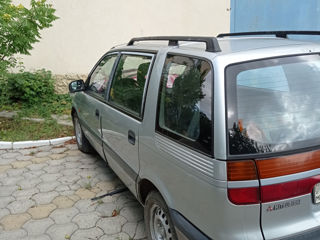 Mitsubishi Space Wagon foto 3