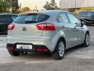 KIA Rio foto 8