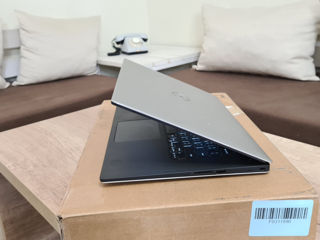 Dell XPS 15 IPS (Core i7 6820HQ/16Gb DDR4/512Gb NVMe SSD/Quadro M1000M/15.6" FHD IPS) foto 10