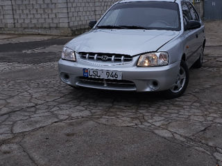 Hyundai Accent foto 2