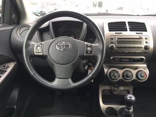 Toyota Urban Cruiser foto 8