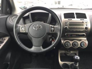 Toyota Urban Cruiser foto 7