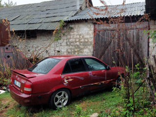 Mazda 323 BJ foto 3