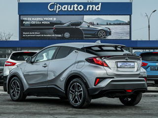 Toyota C-HR foto 2