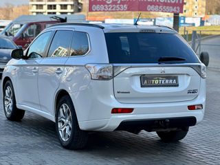 Mitsubishi Outlander foto 4