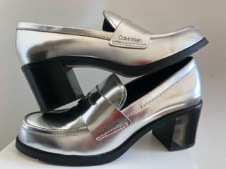 Туфли 40 размер оригинал Calvin Klein, цвет серебро