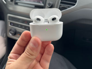 AirPods Pro 3 replică