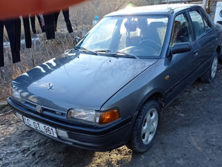 Mazda 323 foto 4