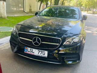 Mercedes E-Class foto 1