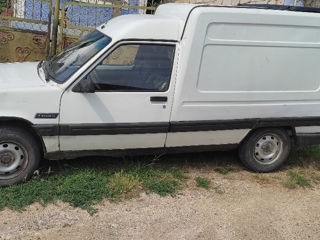 Renault Rapid foto 3