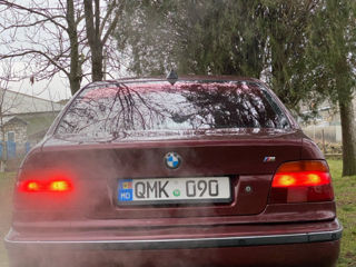 BMW 5 Series foto 3