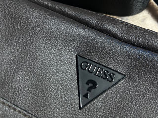 Guess foto 3