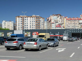 Super. Prima Linie. Bl. Mircea cel Bătrîn. 1000 mp