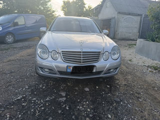 Mercedes E-Class foto 1