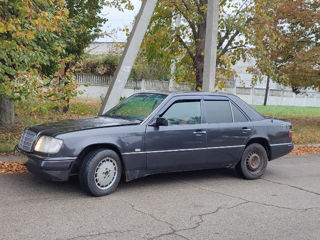 Mercedes E-Class foto 2