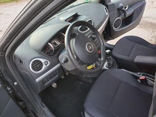 Renault Clio foto 9