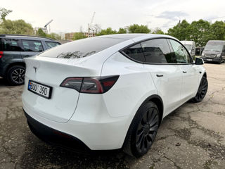 Tesla Model Y foto 4