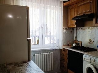 Apartament cu 2 camere, 40 m², Botanica, Chișinău foto 3