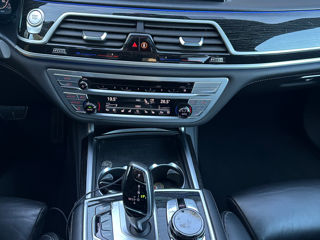 BMW 7 Series foto 11