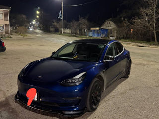 Tesla Model 3 foto 2