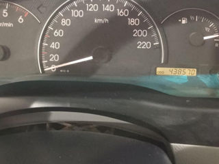 Toyota Avensis Verso foto 5