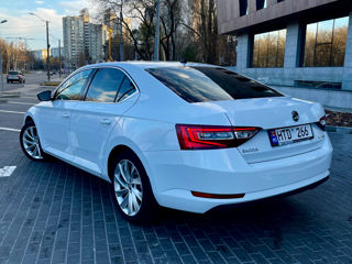 Skoda Superb foto 3